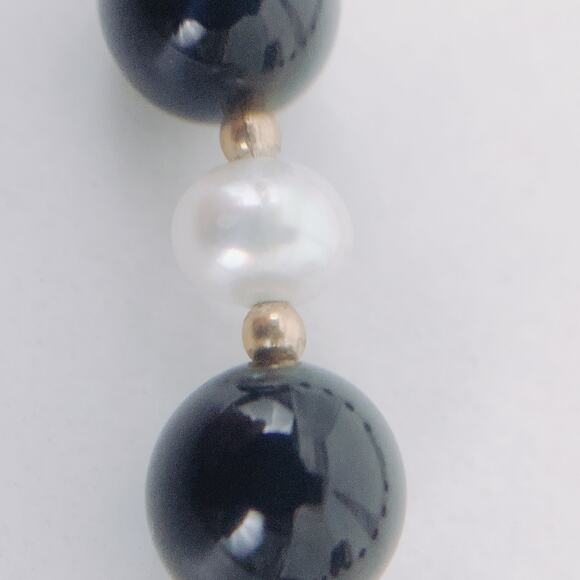 VTG Genuine Pearl & Black Glass 1950s Necklace w/ 14K Gold Filigree Clasp - Picture 14 of 16